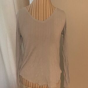 American Eagle outfitters size medium soft & sexy Aro T long  sleeved excellent